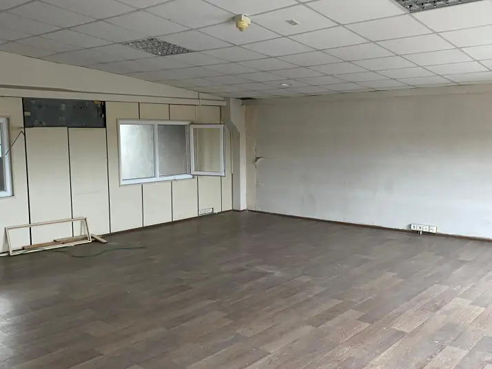 MENDERESTE 2550 M2 KİRALIK DEPO