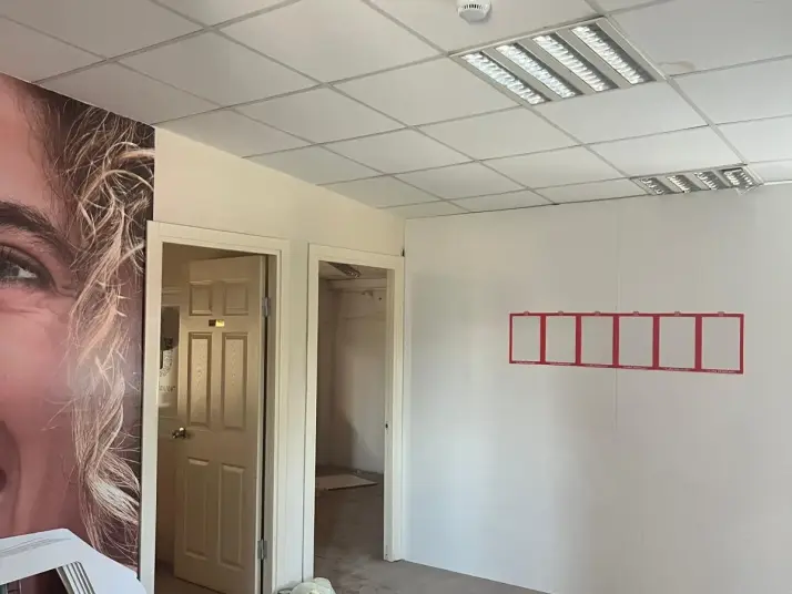 MENDERESTE 2550 M2 KİRALIK DEPO