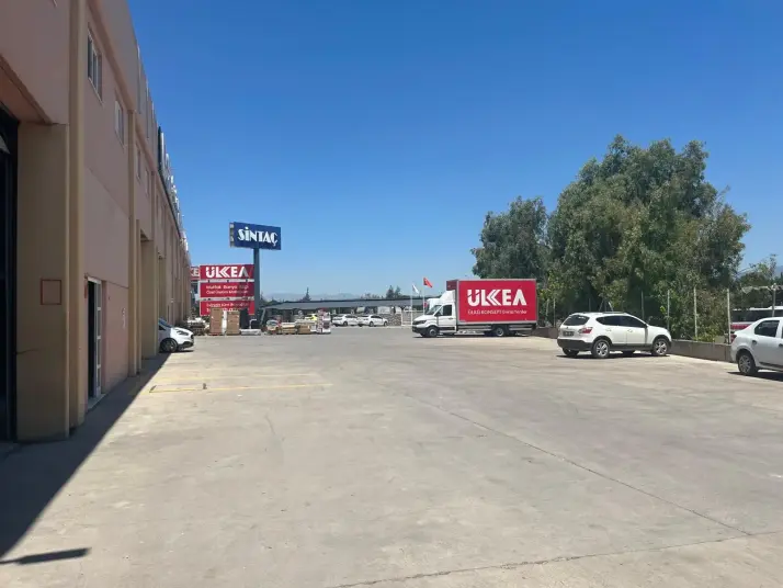MENDERESTE 2550 M2 KİRALIK DEPO