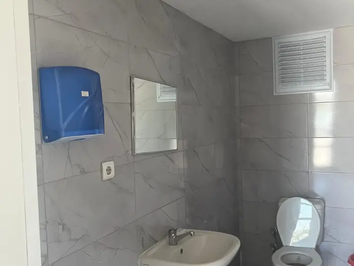 MENDERESTE 2550 M2 KİRALIK DEPO