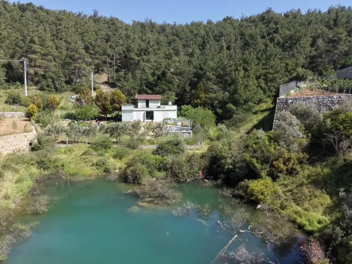 İZMİR ÇATALCADA SATILIK TEKTAPU 1.000 M2 GÖLE SIFIR RUHSATLI EV+ELEKTRİK+SU