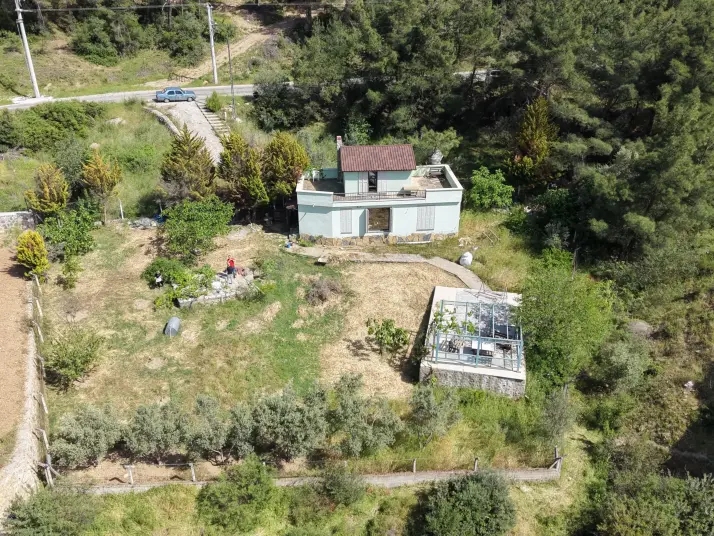 İZMİR ÇATALCADA SATILIK TEKTAPU 1.000 M2 GÖLE SIFIR RUHSATLI EV+ELEKTRİK+SU