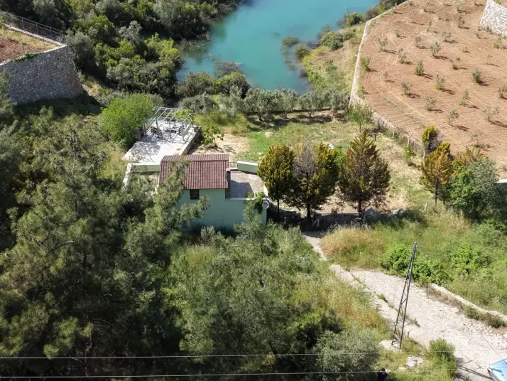 İZMİR ÇATALCADA SATILIK TEKTAPU 1.000 M2 GÖLE SIFIR RUHSATLI EV+ELEKTRİK+SU