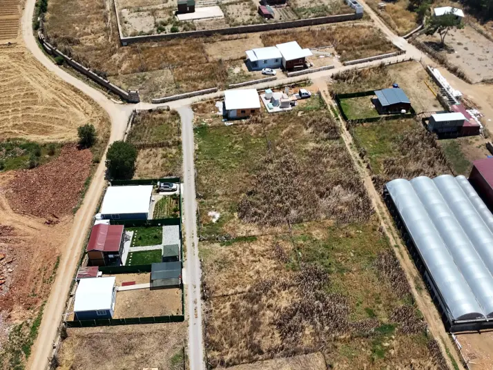  ATAKÖY&#39;de 320 m2 KÖK HİSSE TAPULU TARLA