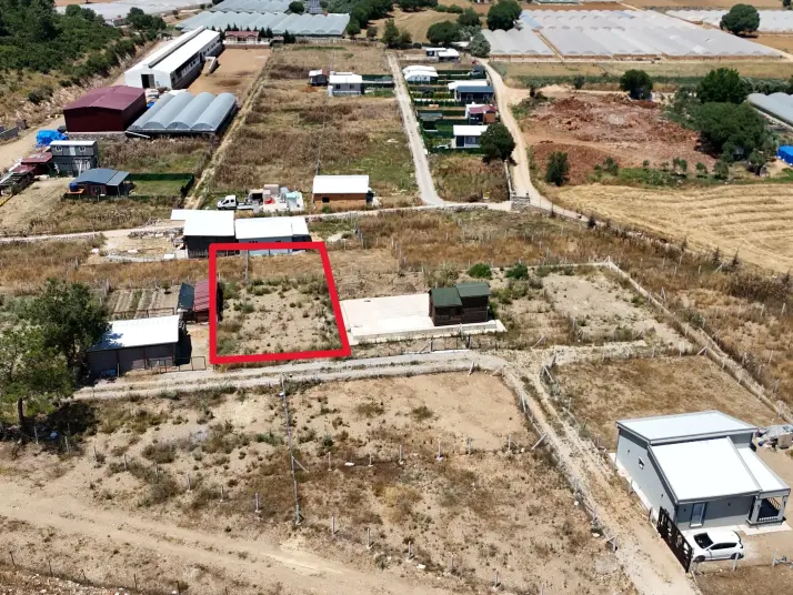  ATAKÖY&#39;de 320 m2 KÖK HİSSE TAPULU TARLA