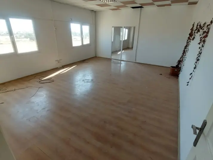 HAVAALANI KARŞISI TAM DONANIMLI 2.300 M2 DEPO