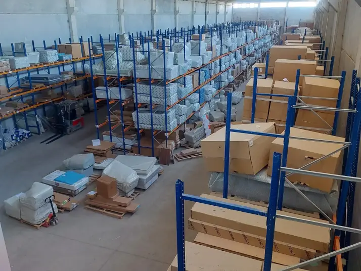HAVAALANI KARŞISI TAM DONANIMLI 2.300 M2 DEPO