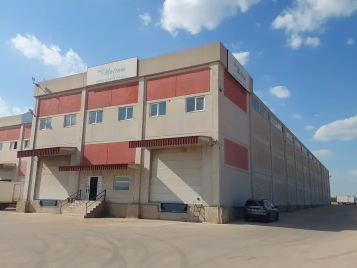 HAVAALANI KARŞISI TAM DONANIMLI 2.300 M2 DEPO