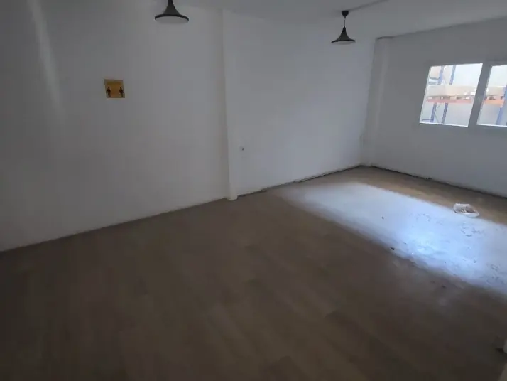 HAVAALANI KARŞISI TAM DONANIMLI 2.300 M2 DEPO