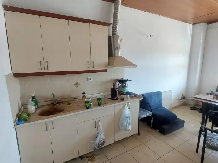 HAVAALANI KARŞISI TAM DONANIMLI 2.300 M2 DEPO