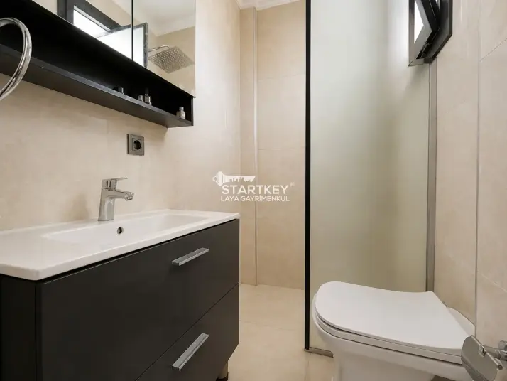 GÜMÜLDÜR&#39;DE SAHİLE 160 M 50 YATAK KAPASİTELİ RUHSATLI BUTİK OTEL