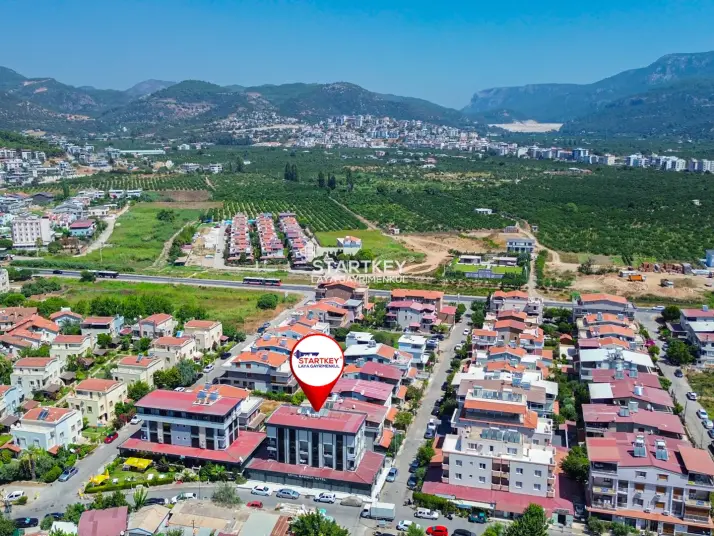GÜMÜLDÜR&#39;DE SAHİLE 160 M 50 YATAK KAPASİTELİ RUHSATLI BUTİK OTEL