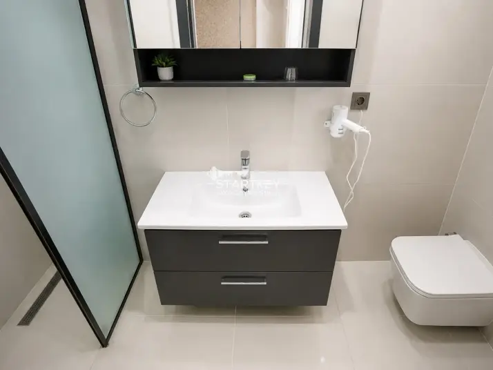 GÜMÜLDÜR&#39;DE SAHİLE 160 M 50 YATAK KAPASİTELİ RUHSATLI BUTİK OTEL