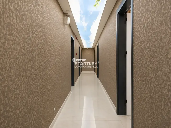 GÜMÜLDÜR&#39;DE SAHİLE 160 M 50 YATAK KAPASİTELİ RUHSATLI BUTİK OTEL