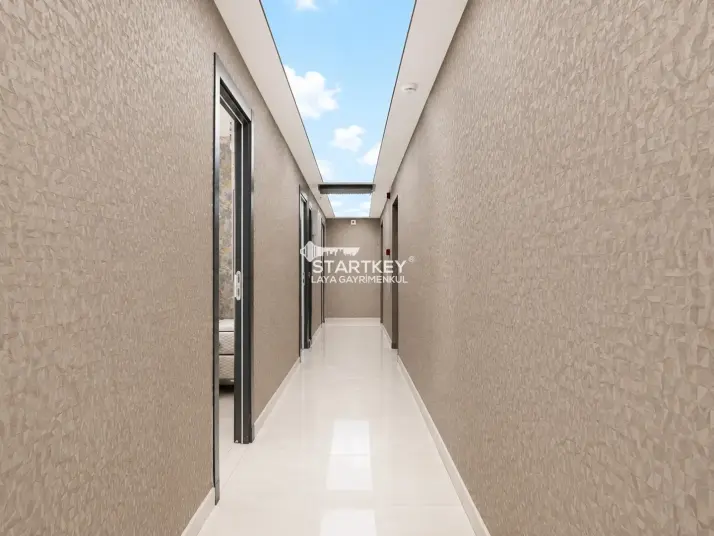 GÜMÜLDÜR&#39;DE SAHİLE 160 M 50 YATAK KAPASİTELİ RUHSATLI BUTİK OTEL