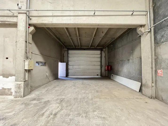 ANAYOL CEPHELİ 2550 M2 KİRALIK RUHSATLI DEPO