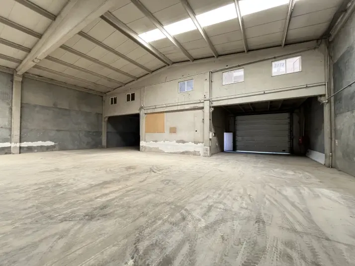 ANAYOL CEPHELİ 2550 M2 KİRALIK RUHSATLI DEPO