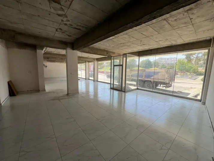 BAYRAKLI ŞEHİR HAST. BAĞLANTI KAVŞAĞINDA 330 MT2 KİRALIK DÜKKAN