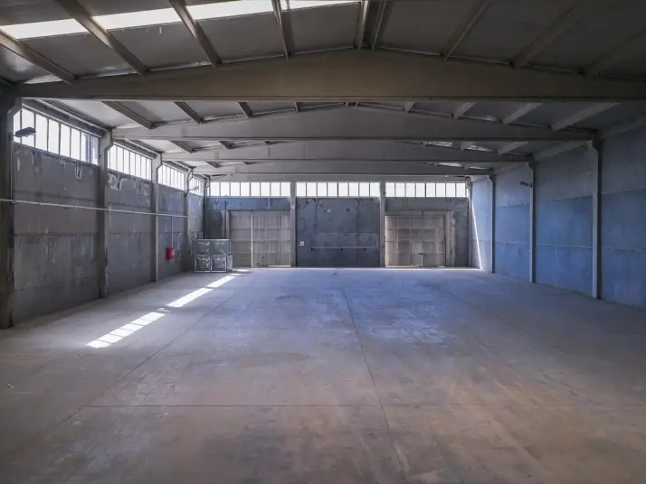 İZMİR MENDERES GÖRECE SİNTAÇ DEPOLARI 2.250 M²KİRALIK DEPO CB PH