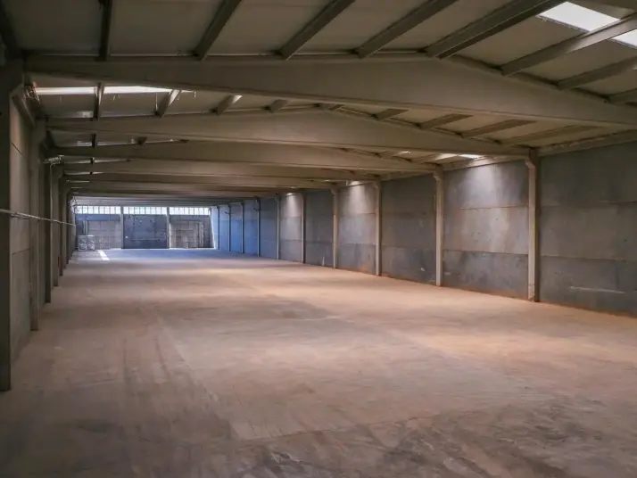İZMİR MENDERES GÖRECE SİNTAÇ DEPOLARI 2.250 M²KİRALIK DEPO CB PH
