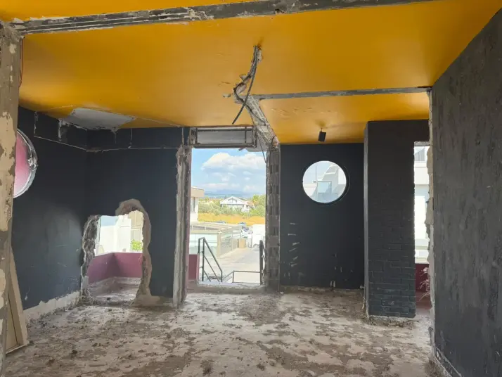 İzmir Port Bornova&#39;da Kiralık İşyeri CB PH