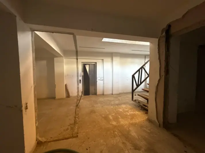 İzmir Port Bornova&#39;da Kiralık İşyeri CB PH