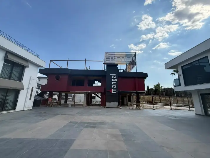 İzmir Port Bornova&#39;da Kiralık İşyeri CB PH