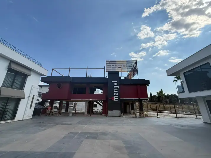 İzmir Port Bornova&#39;da Kiralık İşyeri CB PH
