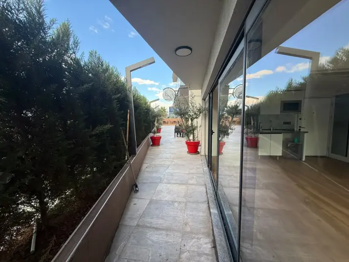 İzmir Bornova Latif Aydemir Business Sit. 1+1 Kiralık Ofis CB PH