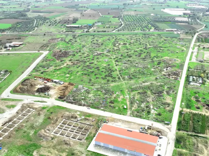 İzmir Bayındır Canlı&#39; da Satılık Sanayi İmarlı Arsa CB PH