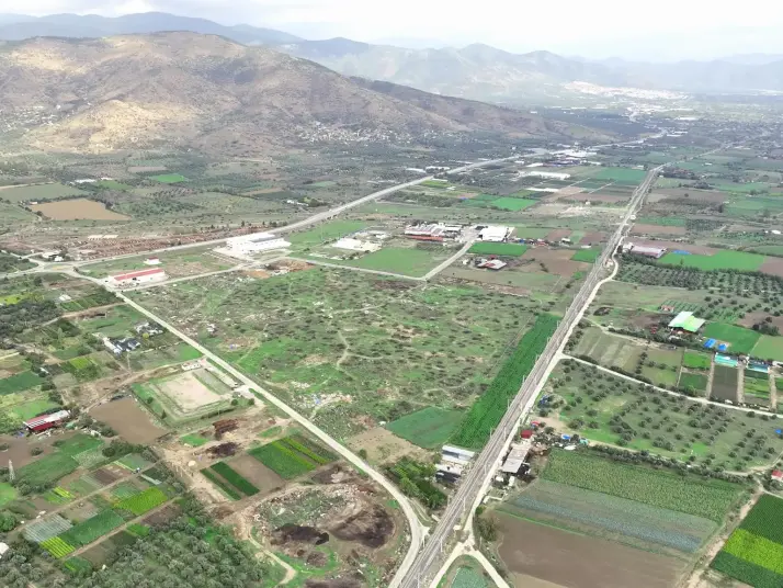 İzmir Bayındır Canlı&#39; da Satılık Sanayi İmarlı Arsa CB PH