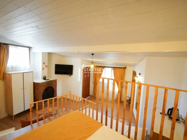 ŞİRİNCE YOLUNDA GENİŞ ARAZİLİ SATILIK BUTİK OTEL
